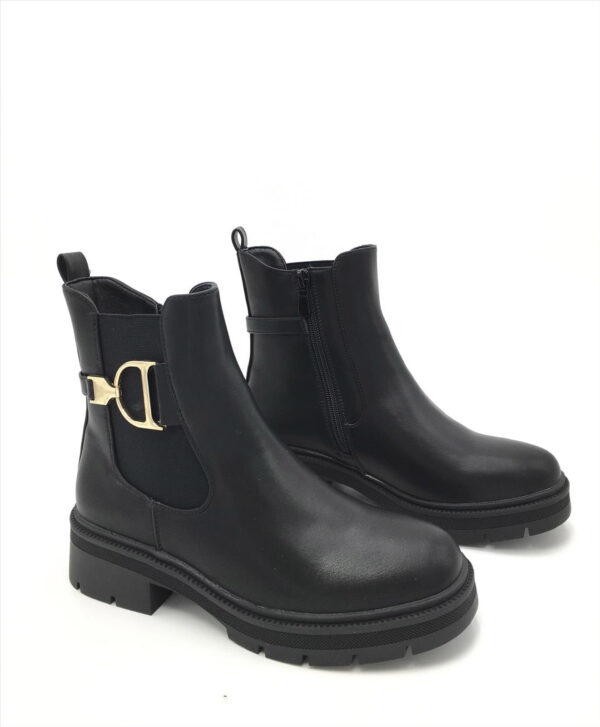 Boots schwarz mit Schnalle