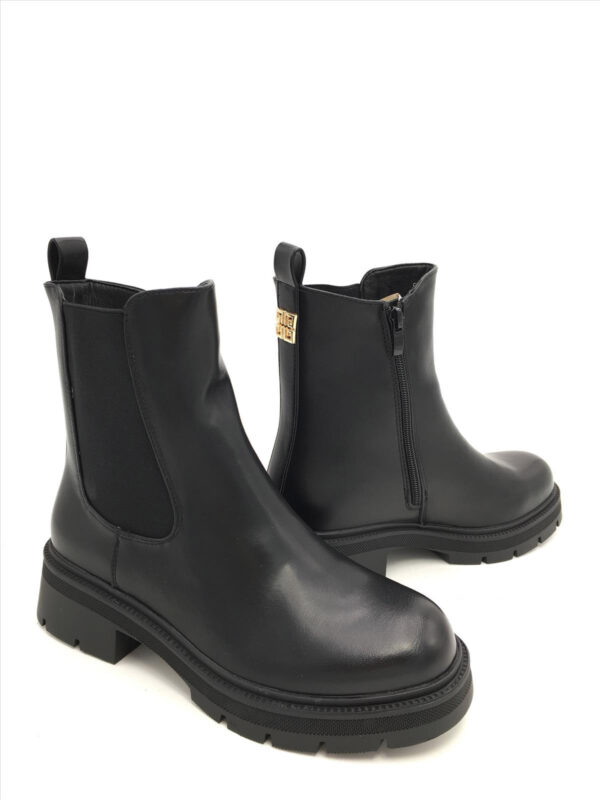 Boots schwarz
